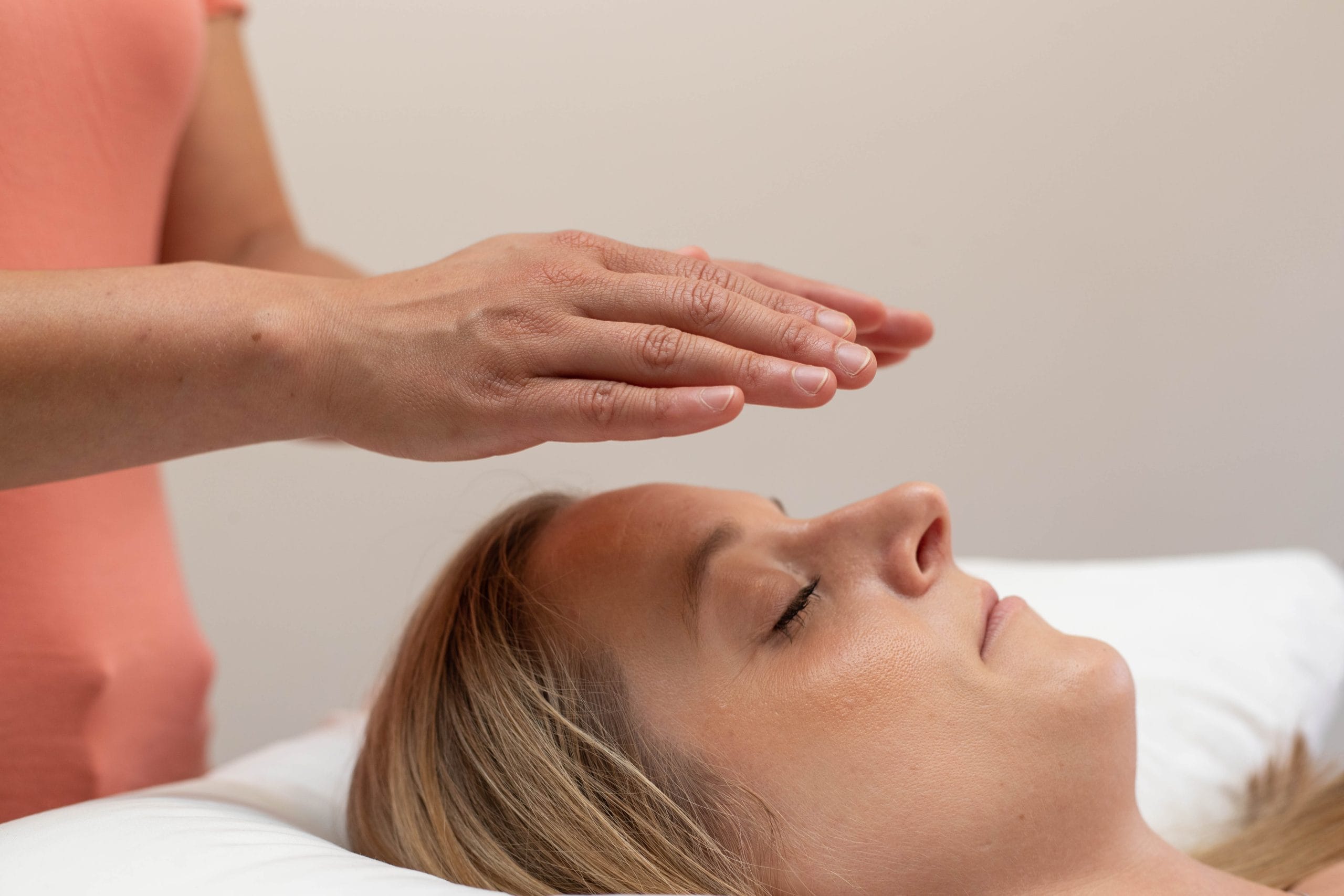 Spiritual Healers Near Me
    A Guide to Finding and Working with a Qualified Practitioner